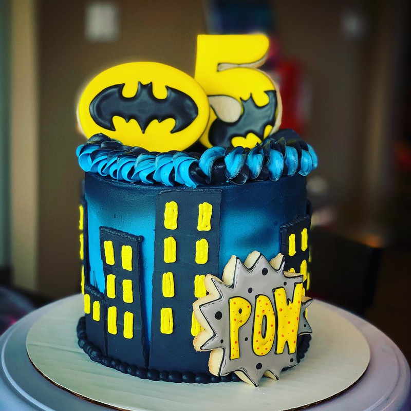 Batman Buttercream Cake by Pardy Bakes