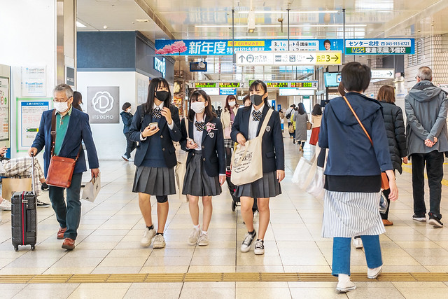 High School Girls at The Station : センター北駅にて