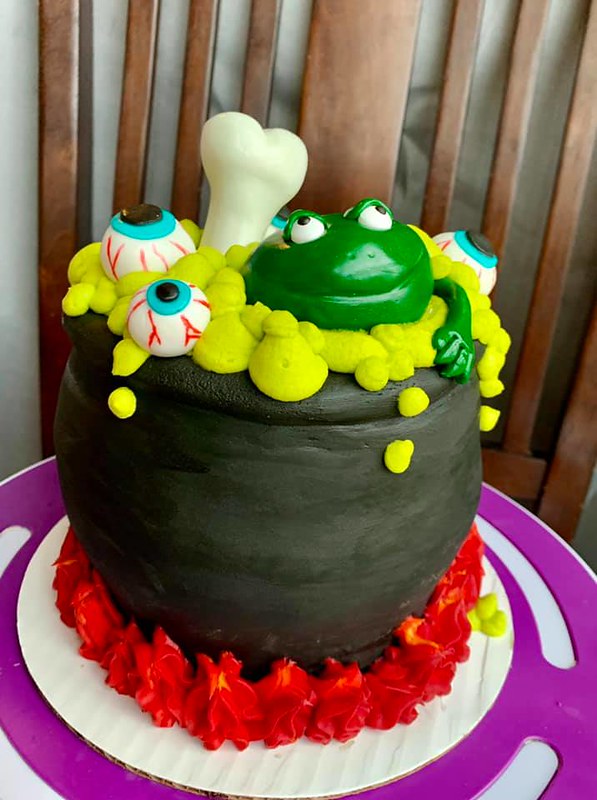 Buttercream Halloween Cake from Purely Sweets by Nicole C