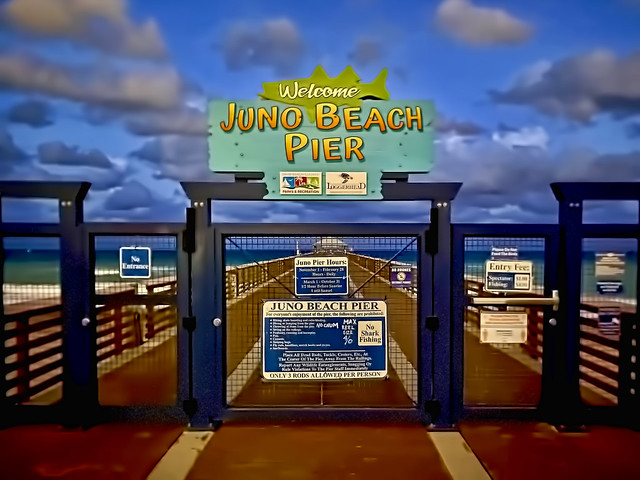 Juno Beach Pier, 14775 US Highway 1, Juno Beach, Florida, USA / Built: 1999 / Length: 993 ft