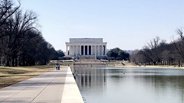Lincoln Memorial - Washington D.C - March 2021 - #dc #washingtonDC #DistrictofColumbia #walkwithlocals #creativeDC #202 #lincolnmemorial #washingtonmonument #cherryblossoms #DCwarmemorial