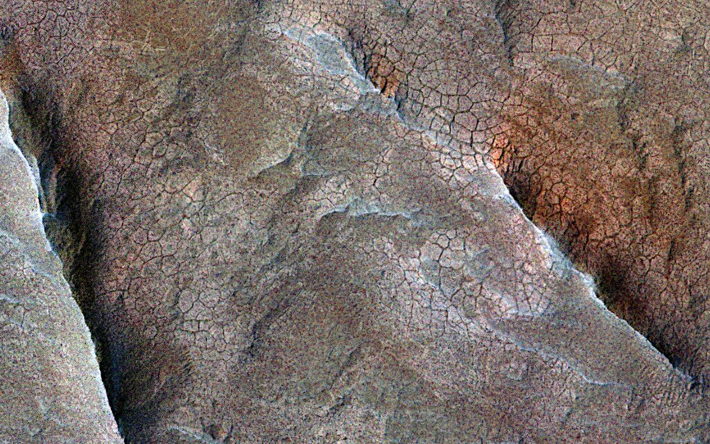 Mars - Layered fan in Runanga Crater
