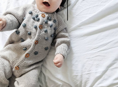 Veronica (@xovee.knits) made up and knit this sweet onesie for her youngest!! I can’t wait to knit one for my great-niece!