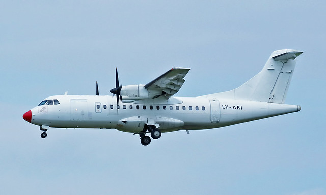 ATR 42-320 LY-ARI [012A]