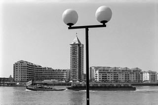 Lamp post, River Thames, Chelsea Wharf,  Kensington & Chelsea, Vicarage Walk, battersea, Wandsworth, 1989 89-8b-13