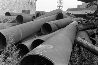 Pipes, Dry Dock, River Hull, Hull, 1989 89-8e-33