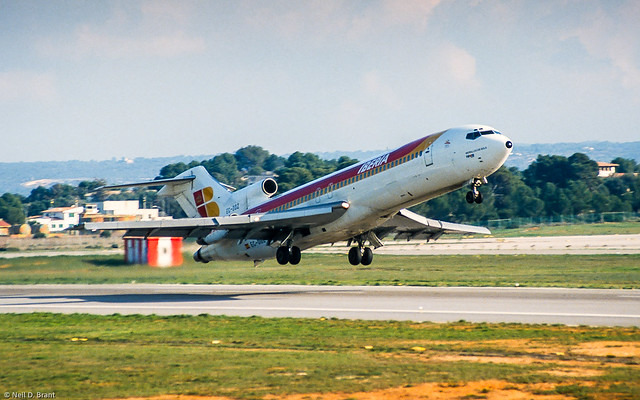 Iberia Boeing 727-256 EC-DDZ
