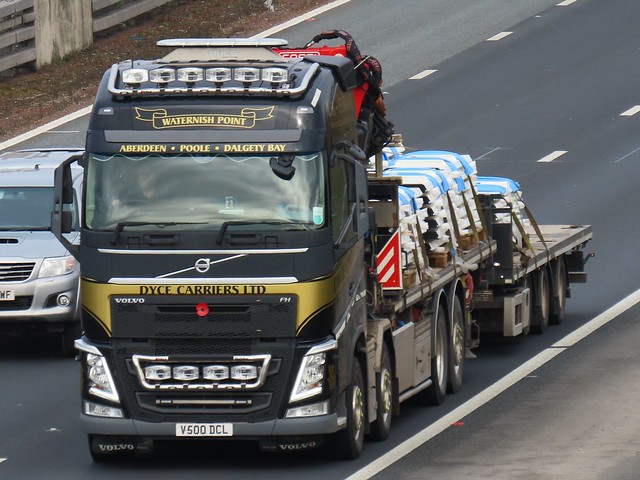 Dyce Carriers (Waternish Point) Volvo FH, V500DCL On The A1M Southbound