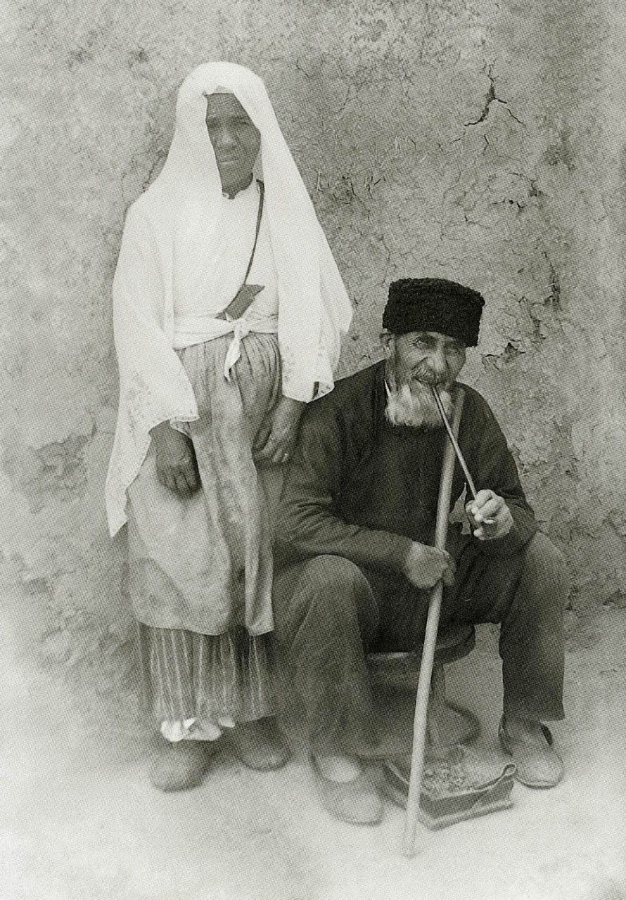 Пожилая пара. Бахчисарай. 1920