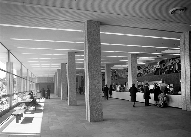 1964 - Spoorlaan, Entree hal van het postkantoor