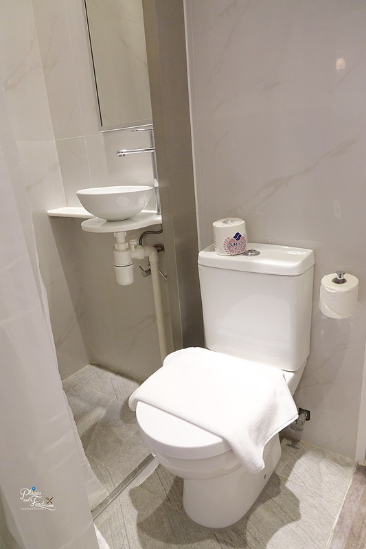 mini hotel stanley toilet