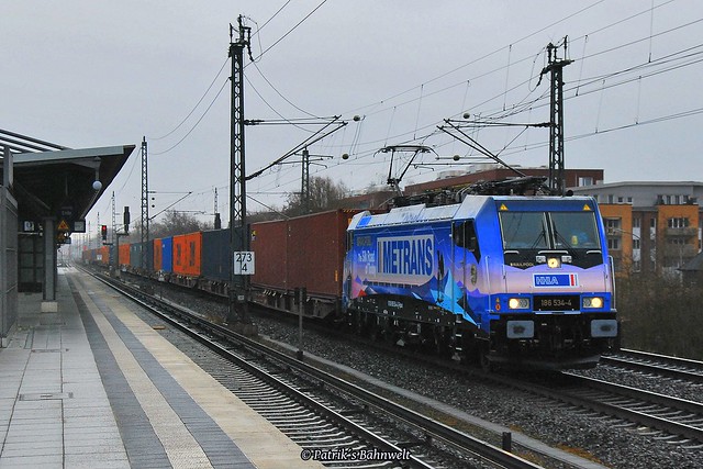 Metrans 186 534 mit Containerzug am 15.03.2021 in Hamburg