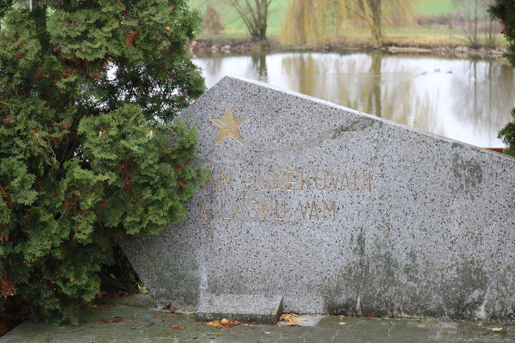pomník umučeným zajatcům v 2. světové válce v Třebeni