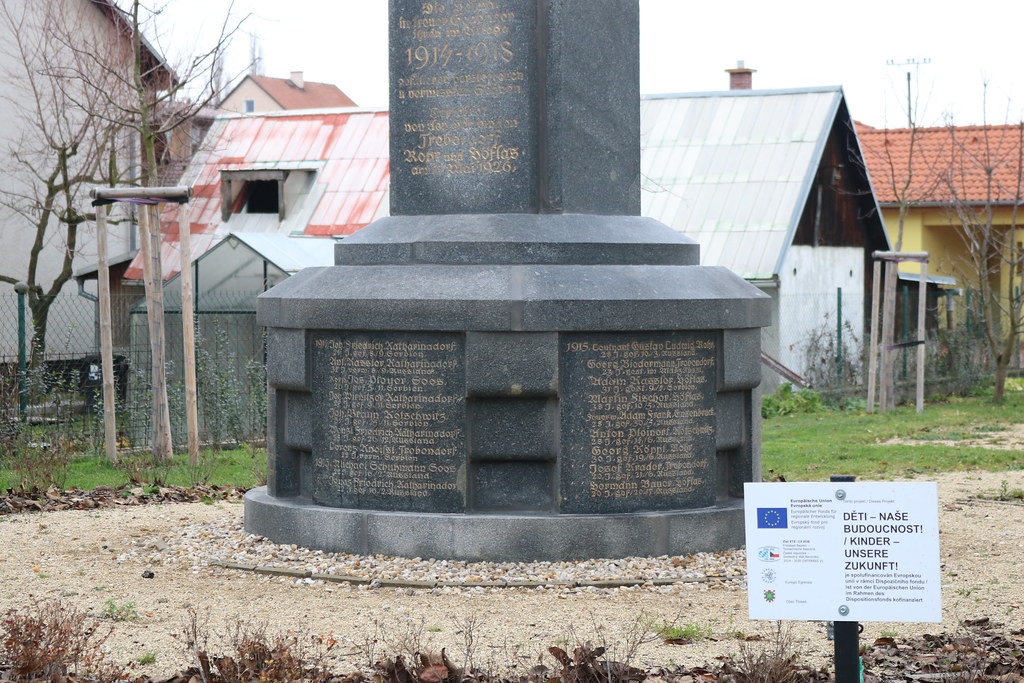 pomník obětem 1. světové války v Třebeni