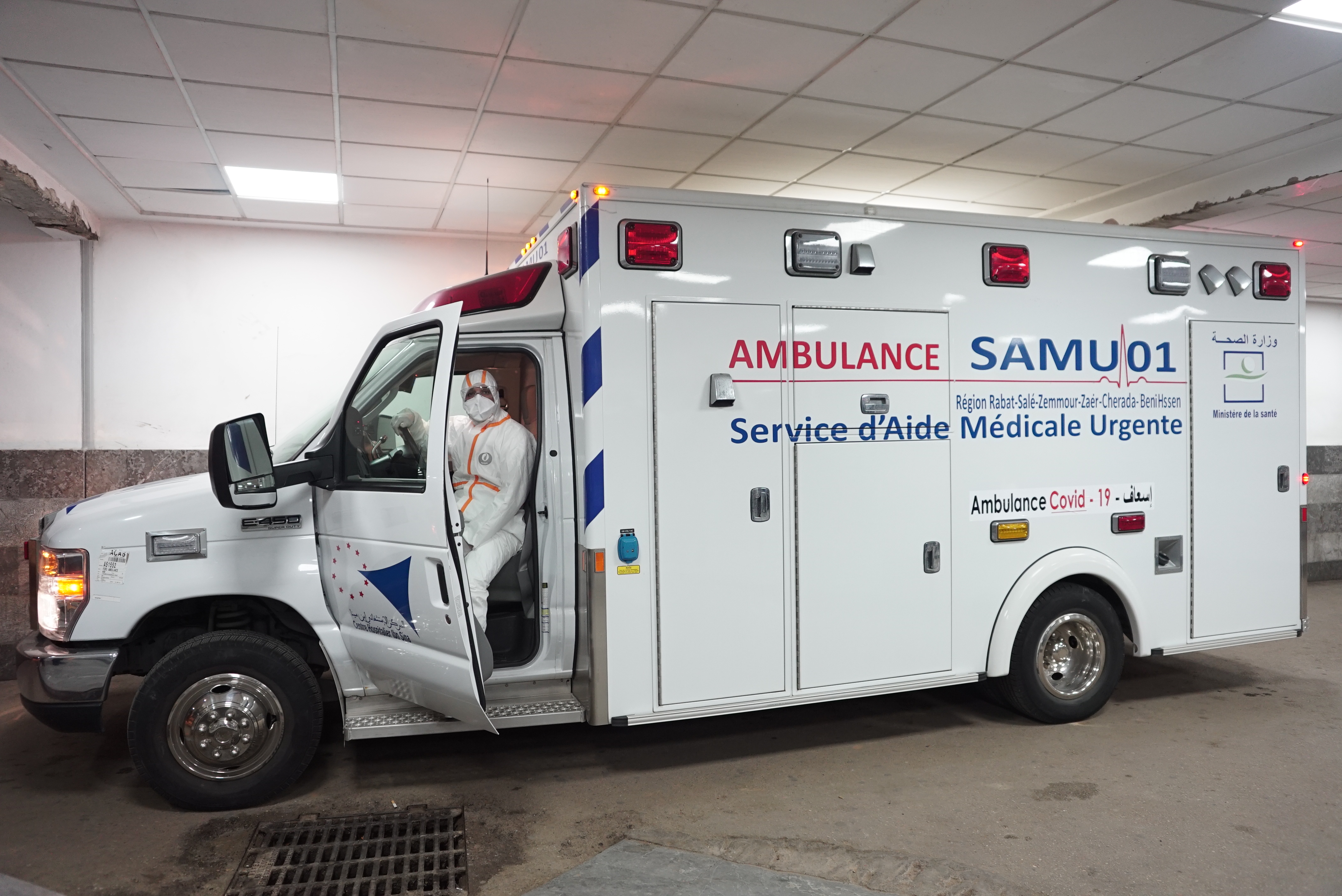 Services Ambulanciers Mobiles d'Urgence et de Réanimation (SAMU / SMUR) - Page 2 51045762113_9ce1c3a91f_o_d