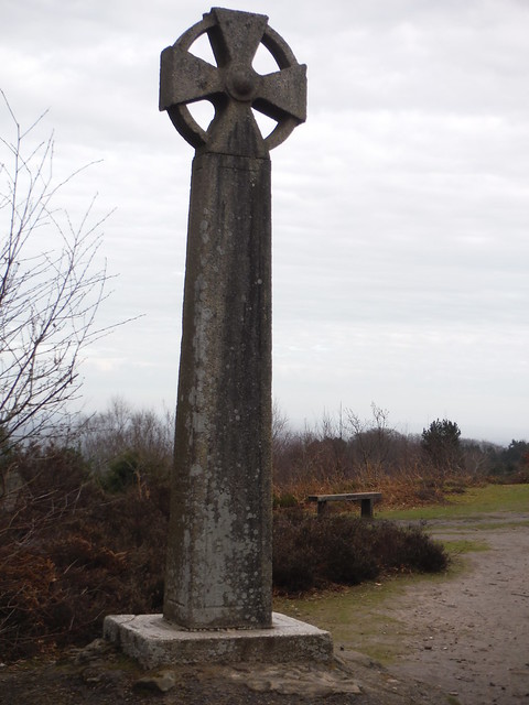 Celtic cross, Gibbet Hill SWC 377 - Haslemere Outer Orbital Path [Gibbet Hill Alternative]