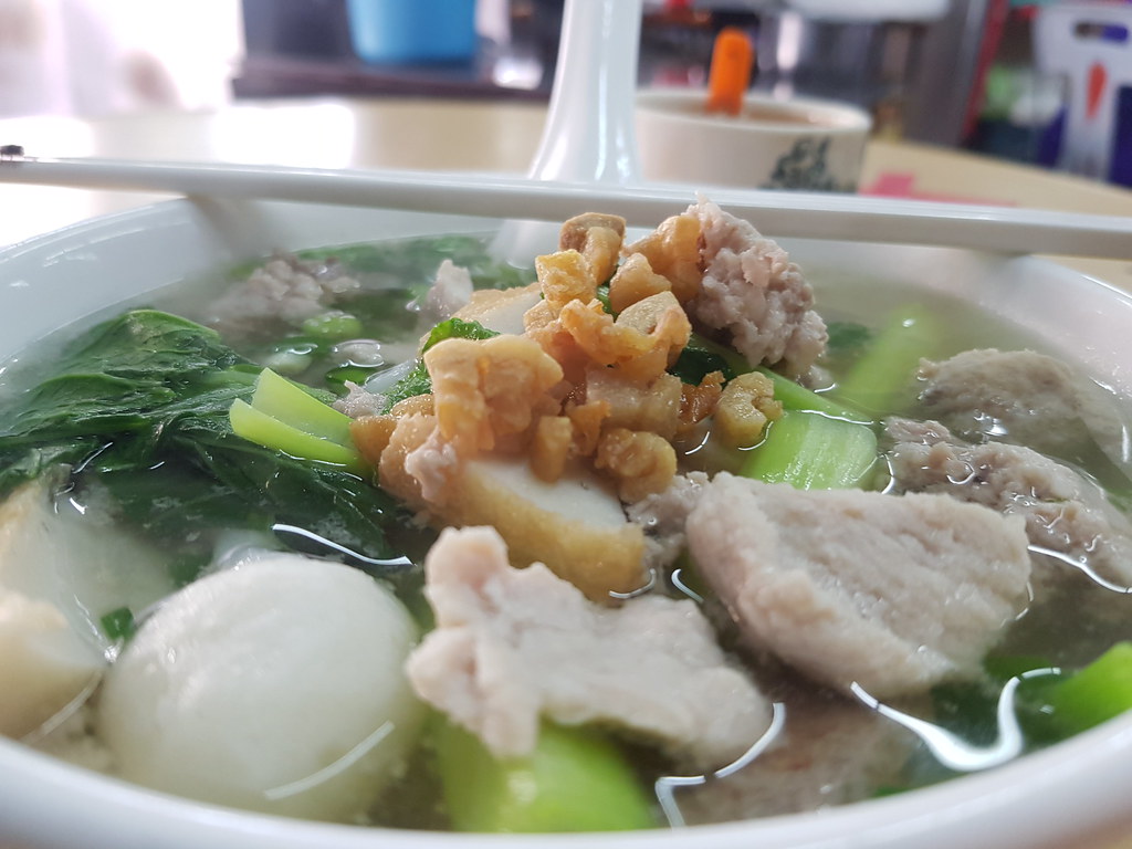 豬肉粉 Pork noodle rm$6.50 & TehC 奶茶絲 rm$1.80 @ Restoran Goodyear in USJ Subang Perdana Goodyear Court 4