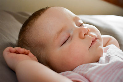 Sleep like a baby with 5 sleep tips from Fitbit. Photo by Tara Raye on Unsplash.