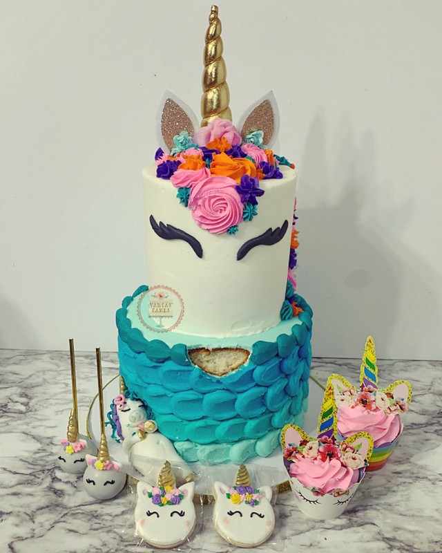 Cake by Vargas' Cakes