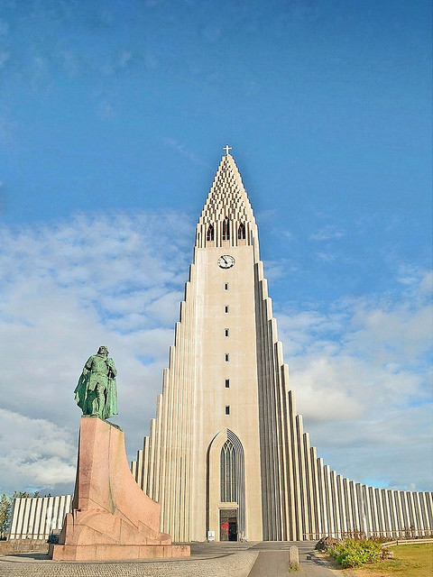 Islande, dans la ville de Reykjavik, la Grande Eglise de Hallgrimskirkja