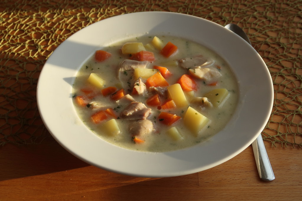 Heller Hühnchen-Kartoffel-Möhren-Eintopf | Die Crème fraîche… | Flickr