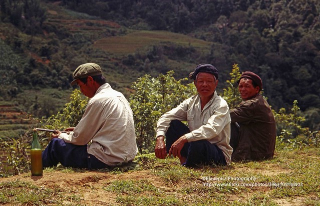 Sapa, local men having a drink