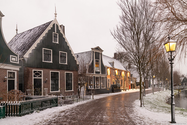 A small street on the Zaanse Schans in winter time