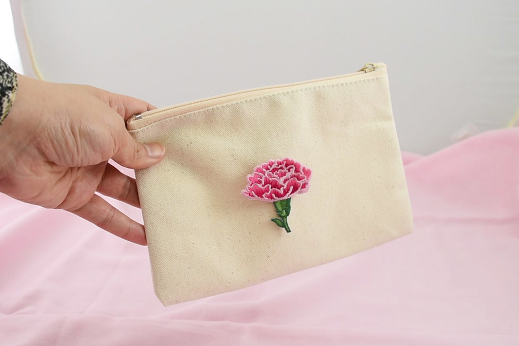 【母親節】刺繡康乃馨 | 別針 | 貼紙 - 胸針 - 繡線
