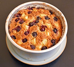 Pear and blueberry cake