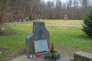 Gedenkstele von Egbert Broerken am Walkweiher Much zur Erinnerung an internierte Juden