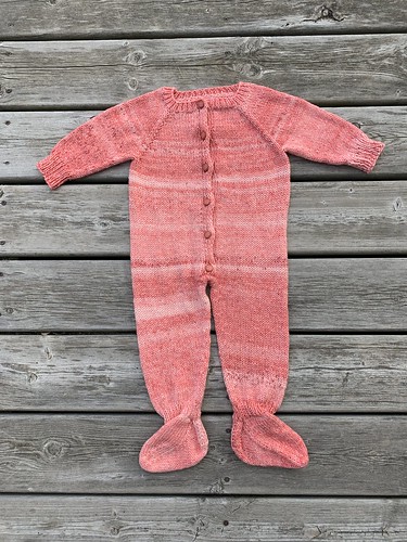 I finished the baby romper that I knit for my great niece!