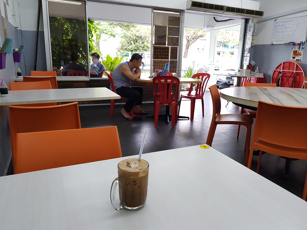 干炒沙勞越麵 Freid Dry Sarawak Mee rm$8 & Signature Coffee rm$3.80 @ 味之家 Restoran Niyu Goh USJ1