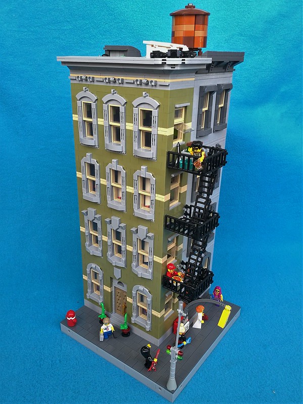 Derivation liner jøde MOC] New York-ish corner house with fire escape - LEGO Town - Eurobricks  Forums