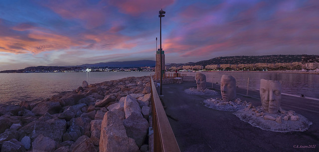 Sunset sur la digue du port Canto. Au loin Cannes s'illumine. Explore⭐March/28/2021