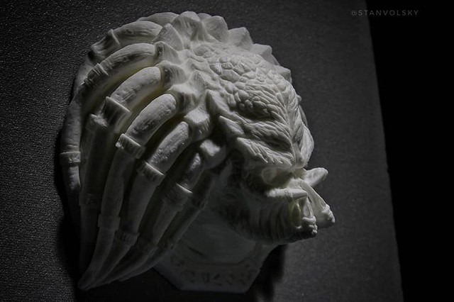 Predator sculpt by Stan Volsky