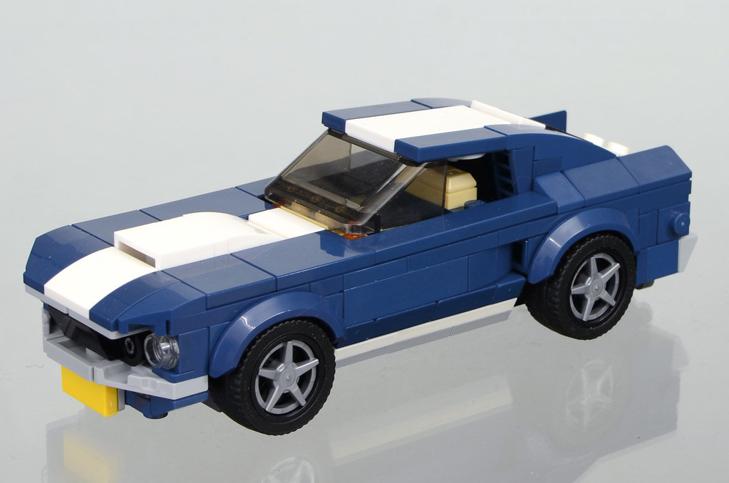 1967 Ford Mustang (minifig scale set 10265)