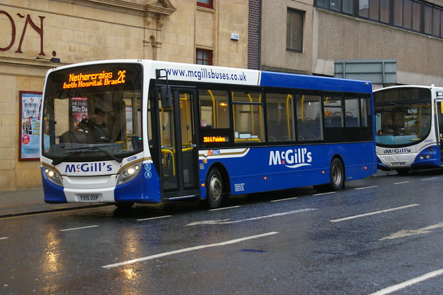 McGILL'S BUS SERVICE, GREENOCK B8027 YX15OXP