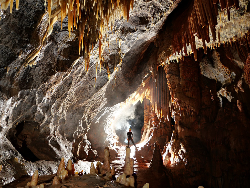 Grotte de Saint-Marcel - Au delà de la 6e échelle