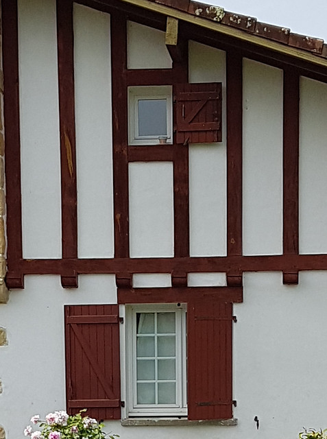 Cagnotte, Landes: fenêtres pour le thème d'avril