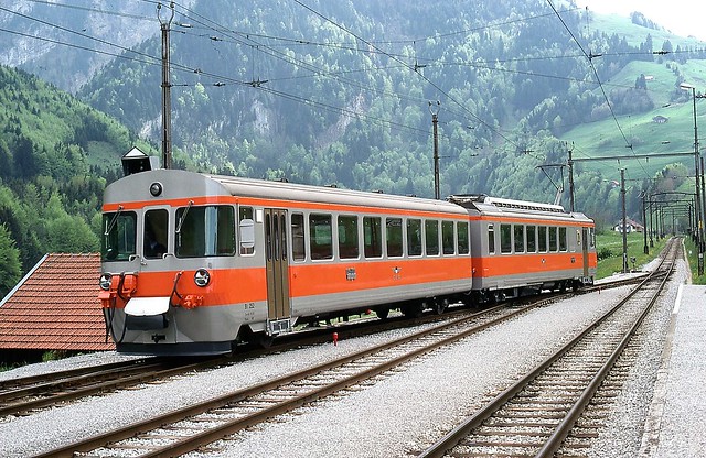 Trains des T.P.F  anciennement G.F.M. voie métrique (Suisse)