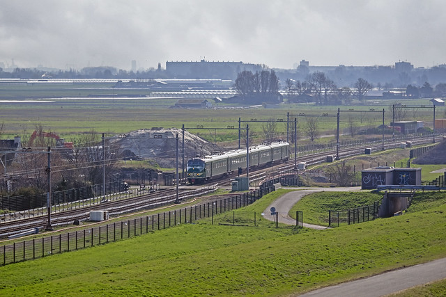 NS Hoek Mat '54, NS treinstel 766 (Hondekop) - Hoekse Lijn - Richting Rotterdam CSv Holland