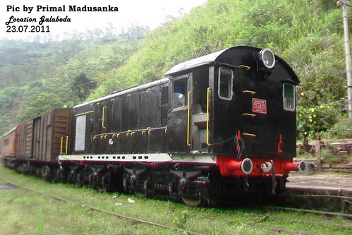 classg2 dieselelectriclocomotive locomotive northbritishlocomotivecompany ceylongovernmentrailway ceylonrailway srilankatransport galaboda g2535