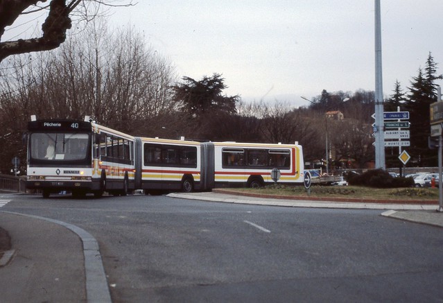 Renault Mégabus - Neuville-sur-Saône, Rhône 69 © Éric Tourniquet