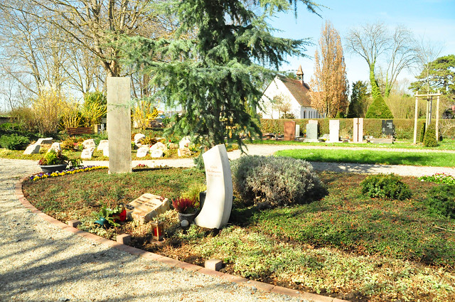 April 2021 ... Friedhof Neckarhausen ... Brigitte Stolle
