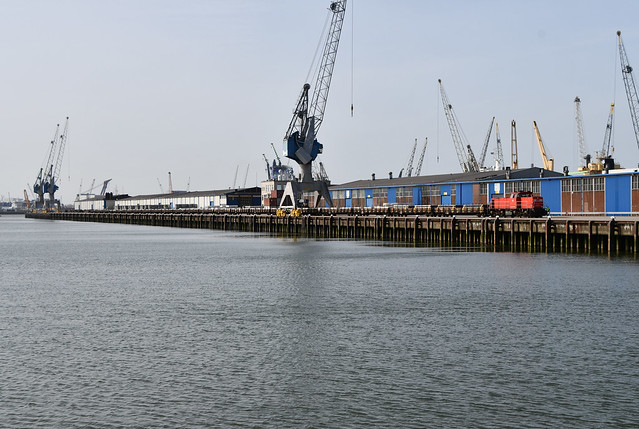 DBC 6439 in de Waalhaven Oost - 1 april 2021