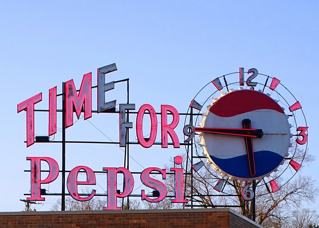 IL, Quincy-Pepsi Neon Scaffold Sign