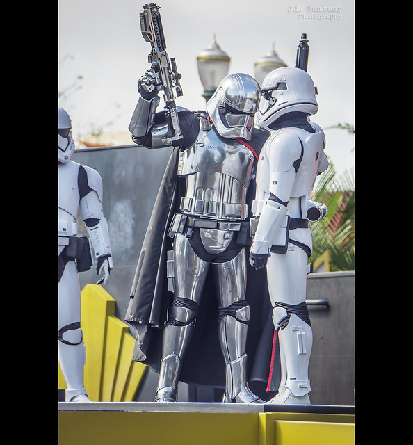 Captain Phasma & Stormtrooper Conversation - Disney's Hollywood Studios
