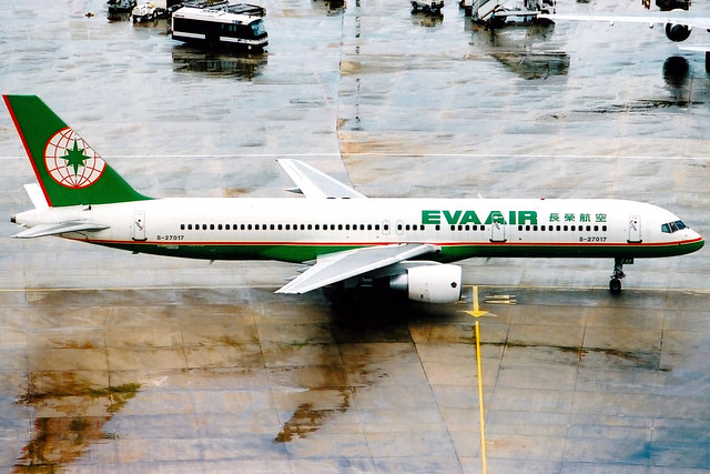 EVA Air (Far Eastern Air Transport) | Boeing 757-200 | B-27017 | Macau International