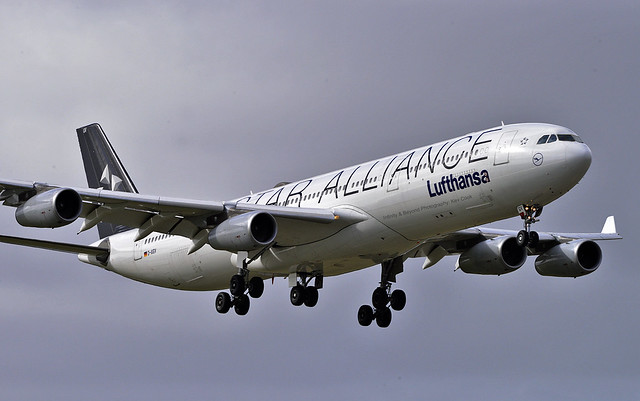 Lufthansa Star Alliance A340