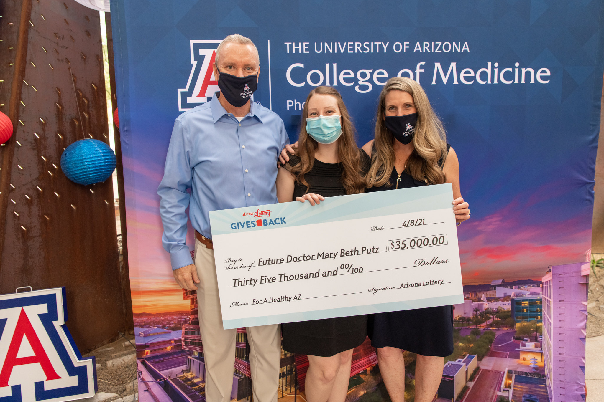 Third-Year Medical Student Awarded Scholarship